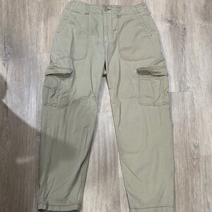 Old Navy Women’s High-Rise Khaki Cargo Pants